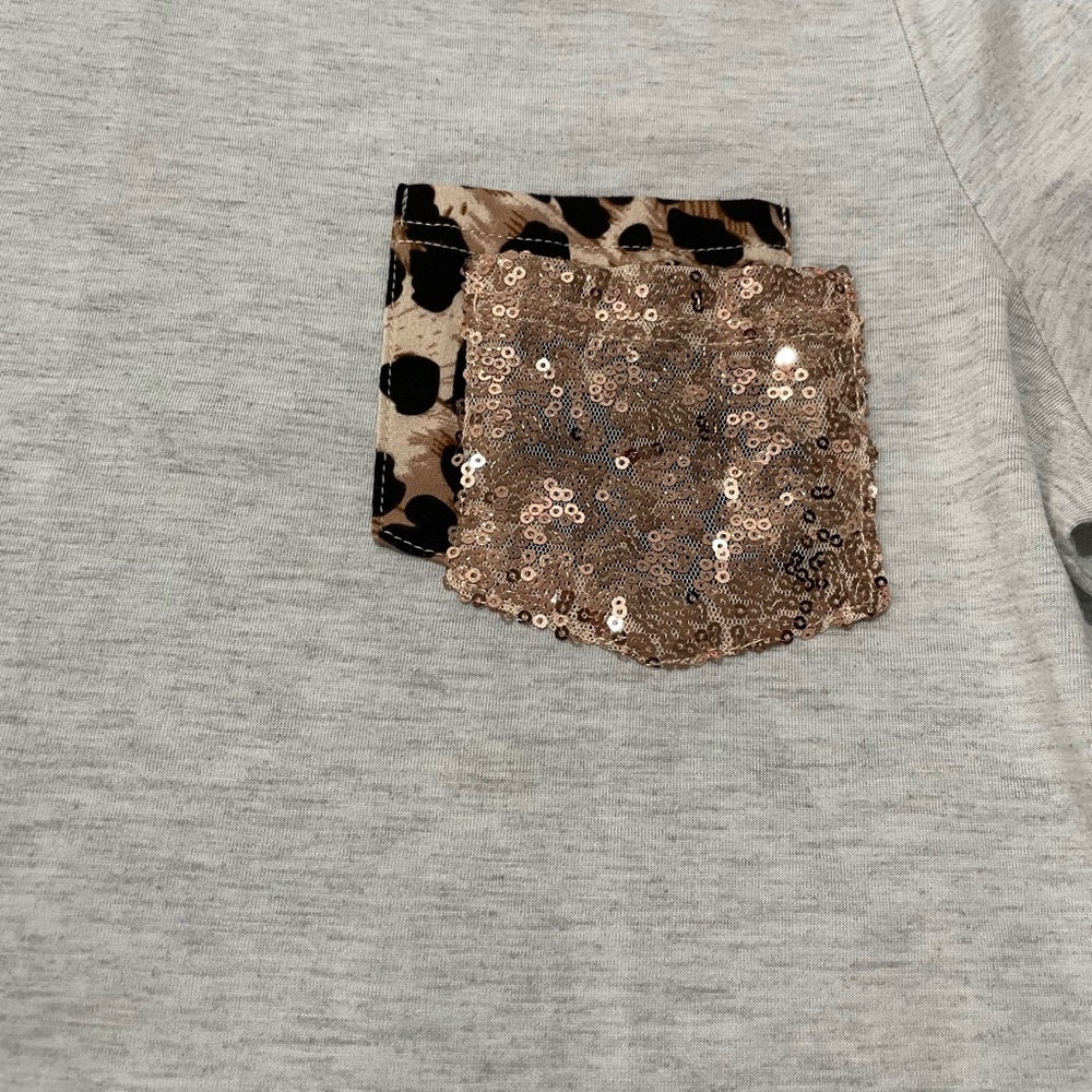 Shirt - Picture 2 of 4